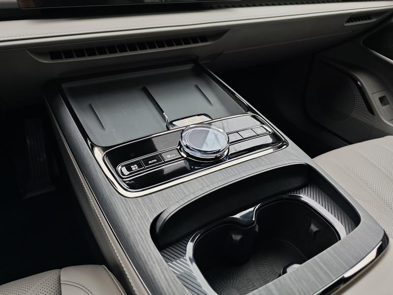 Geely Galaxy Starshine 8 EM-i, 2025 — фото 10 из 12