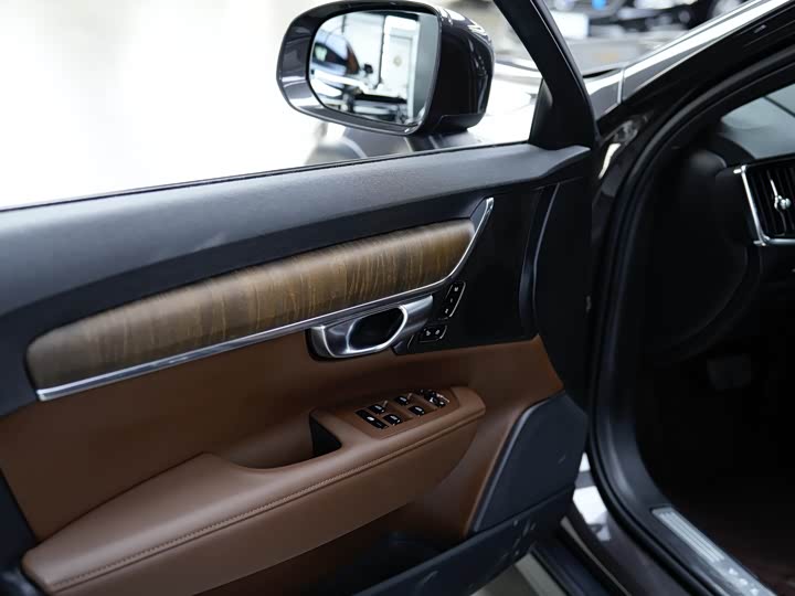 Volvo V90, 2023 — фото 9 из 9