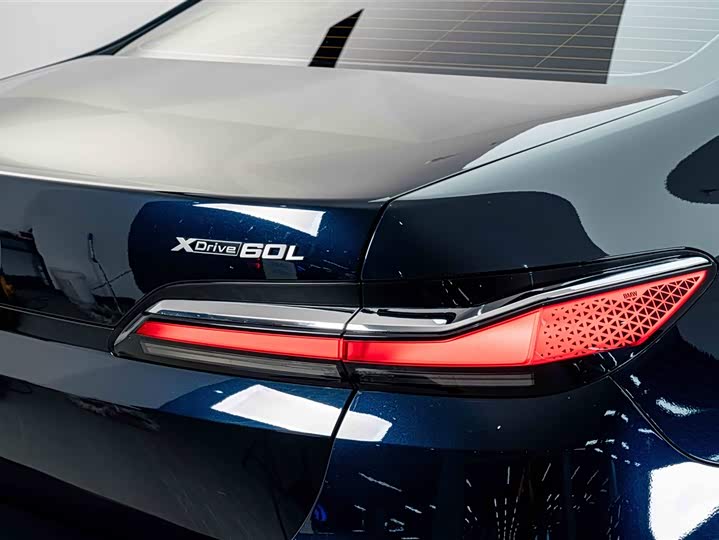 BMW i7, 2024 — фото 8 из 9