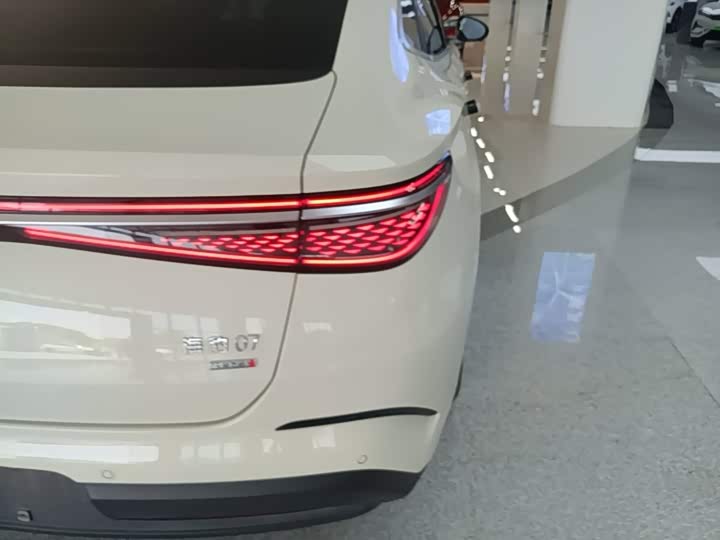 BYD Seal 07 DM-i Hybrid, 2025 — фото 8 из 9