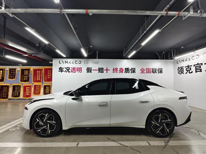 Lynk & Co 07 EM-P Hybrid, 2024 — фото 4 из 12
