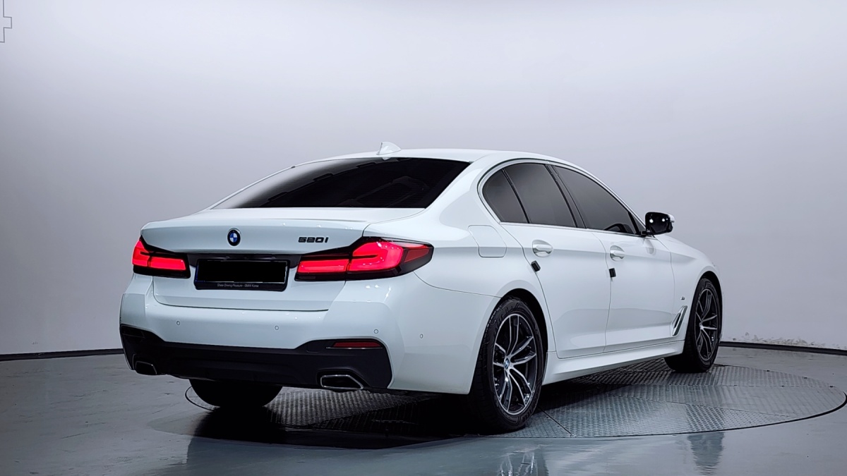 BMW 5 Series, 2022 — фото 2 из 12