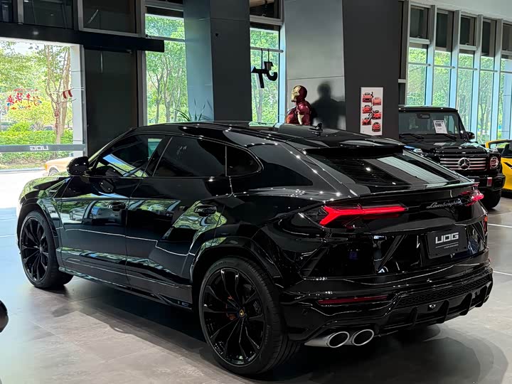 Lamborghini Urus, 2022 — фото 9 из 9
