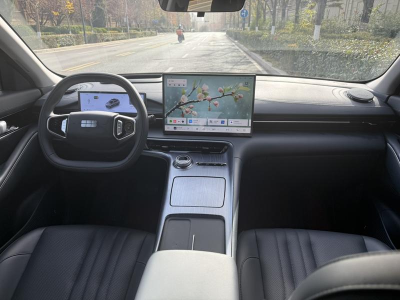 Geely Galaxy E5, 2025 — фото 8 из 12