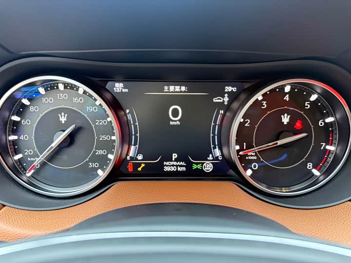 Maserati Levante, 2025 — фото 5 из 9
