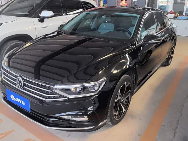 Volkswagen Magotan, 2023 — купить в Перми под ключ