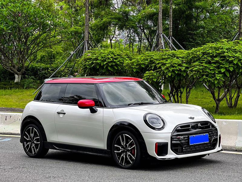 Mini Mini JCW, 2024 — фото 3 из 12