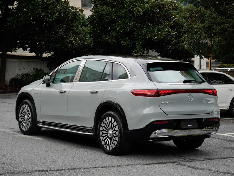 Mercedes-Benz Maybach EQS SUV, 2025 — фото 4 из 11