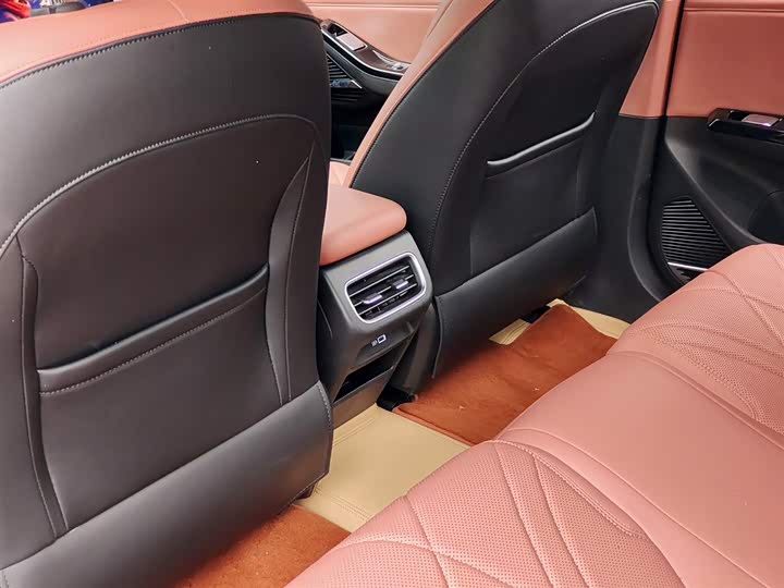 Geely Galaxy L6, 2025 — фото 9 из 9
