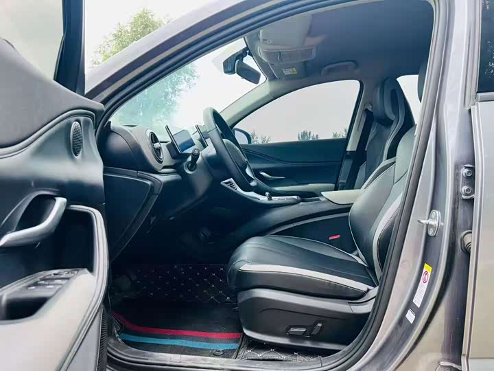 BYD Sea Lion 05 DM-i Hybrid, 2024 — фото 4 из 9