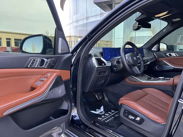 BMW X7, 2024 — фото 8 из 9