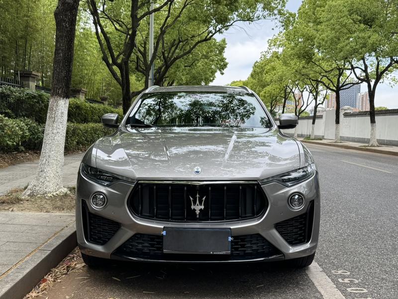 Maserati Levante, 2021 — фото 2 из 12