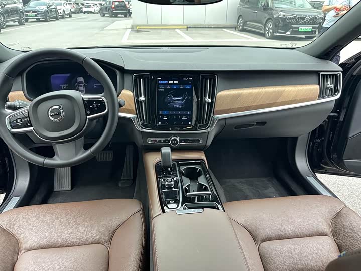 Volvo S90 Hybrid, 2023 — фото 6 из 9