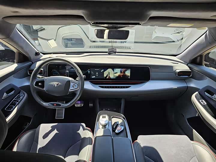 BAIC Arcfox Alpha S, 2023 — фото 4 из 9