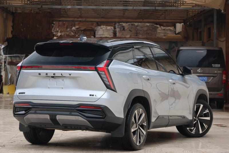 Geely Atlas L, 2022 — фото 5 из 12