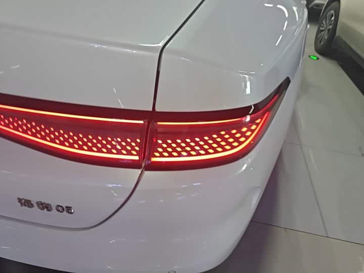 BYD Seal 05 DM-i Hybrid, 2025 — фото 8 из 9
