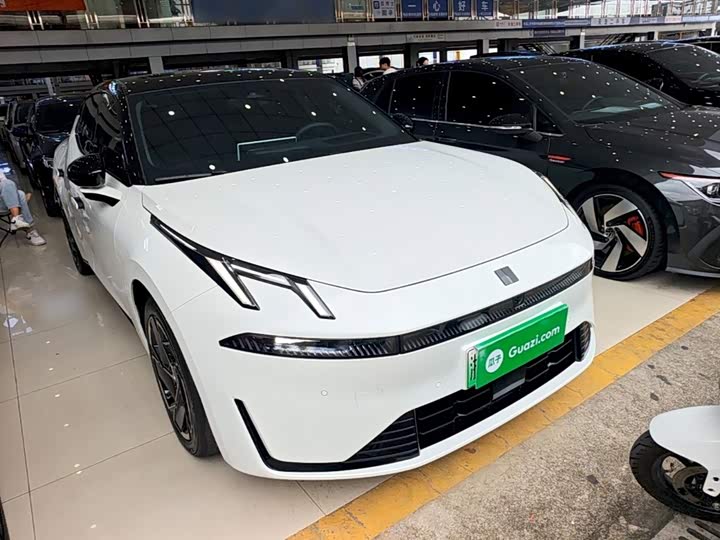 Lynk & Co 07 EM-P Hybrid, 2025 — фото 4 из 9