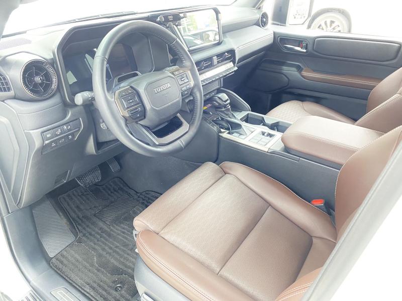 Toyota Prado, 2024 — фото 9 из 12