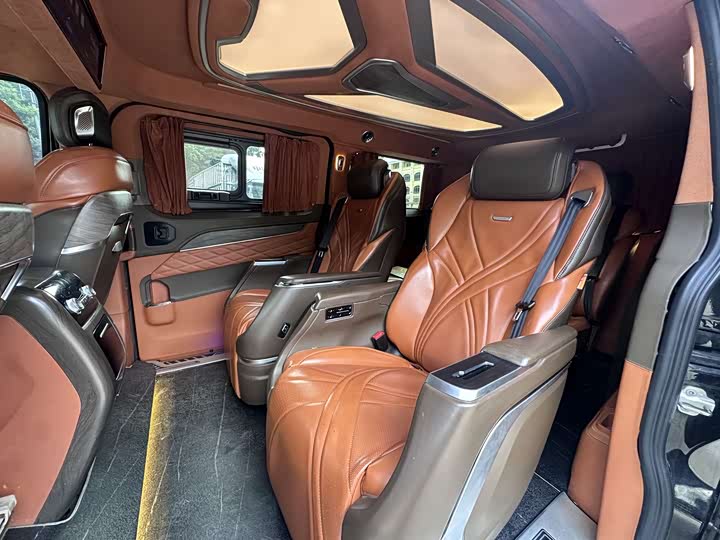 Ford Tourneo, 2023 — фото 5 из 9