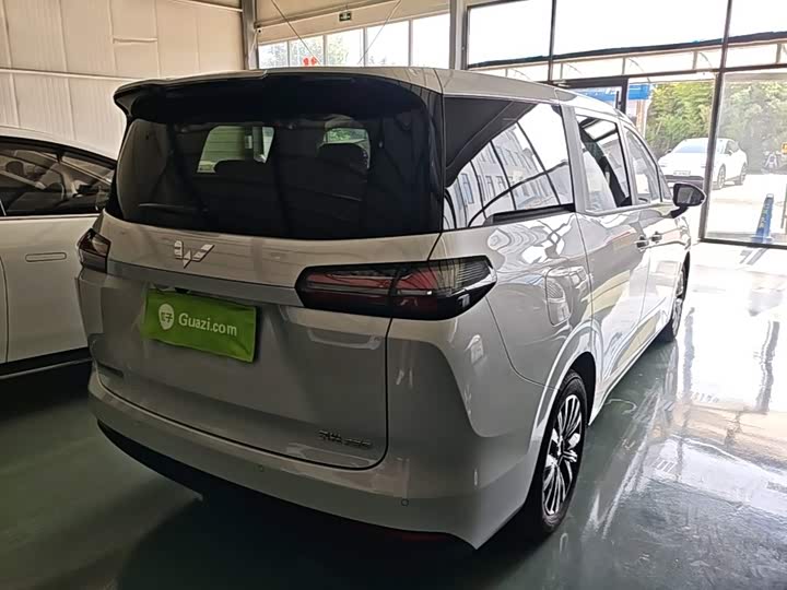 Wuling Starlight 730 Hybrid/EV, 2025 — фото 7 из 9