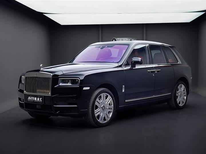 Rolls-Royce Cullinan, 2023 — купить в Москве под ключ