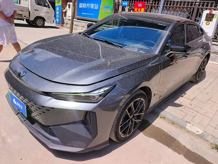 Changan UNI-V Hybrid, 2024 — купить в Самаре под ключ