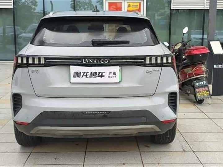 Lynk & Co 06 EM-P Hybrid, 2023 — фото 8 из 9