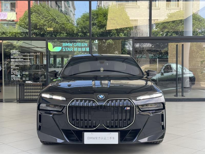 BMW i7, 2025 — фото 2 из 12