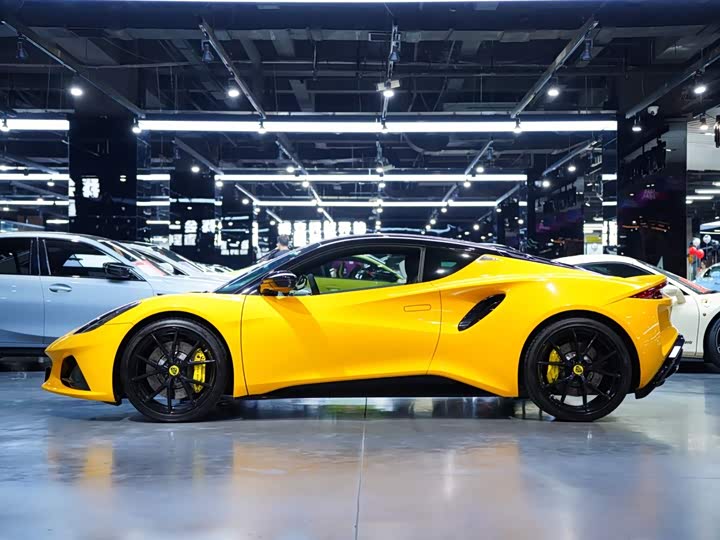 Lotus Emira, 2024 — фото 4 из 9