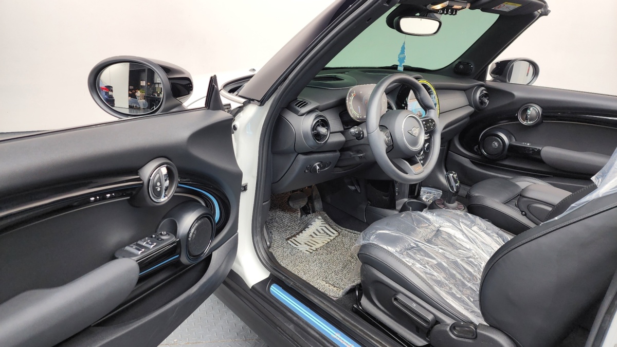 Mini Cooper Convertible, 2023 — фото 8 из 12