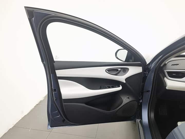 BYD Seal 05 DM-i Hybrid, 2025 — фото 8 из 9