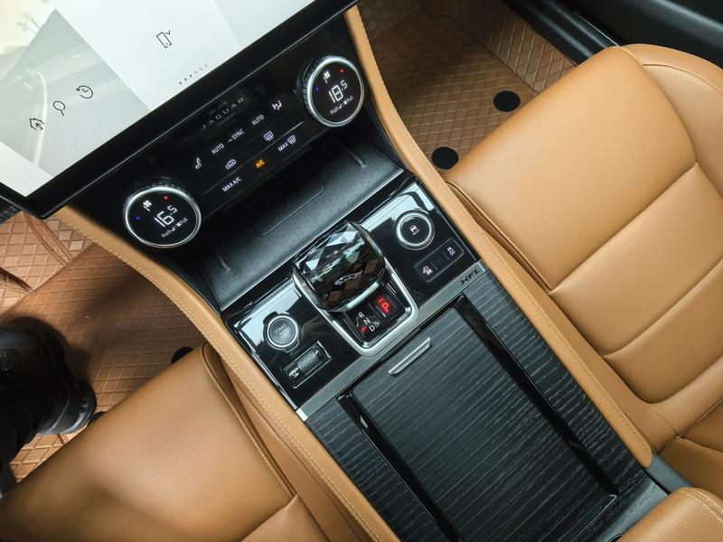 Jaguar XF L, 2022 — фото 12 из 12
