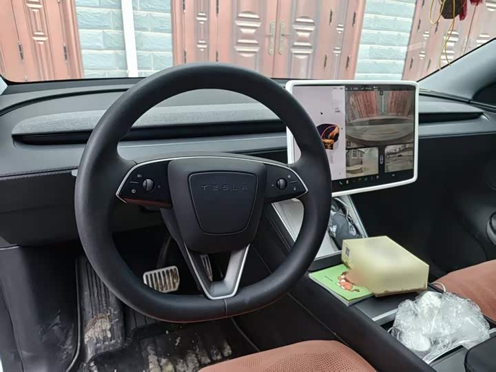 Tesla Model Y, 2025 — фото 7 из 9
