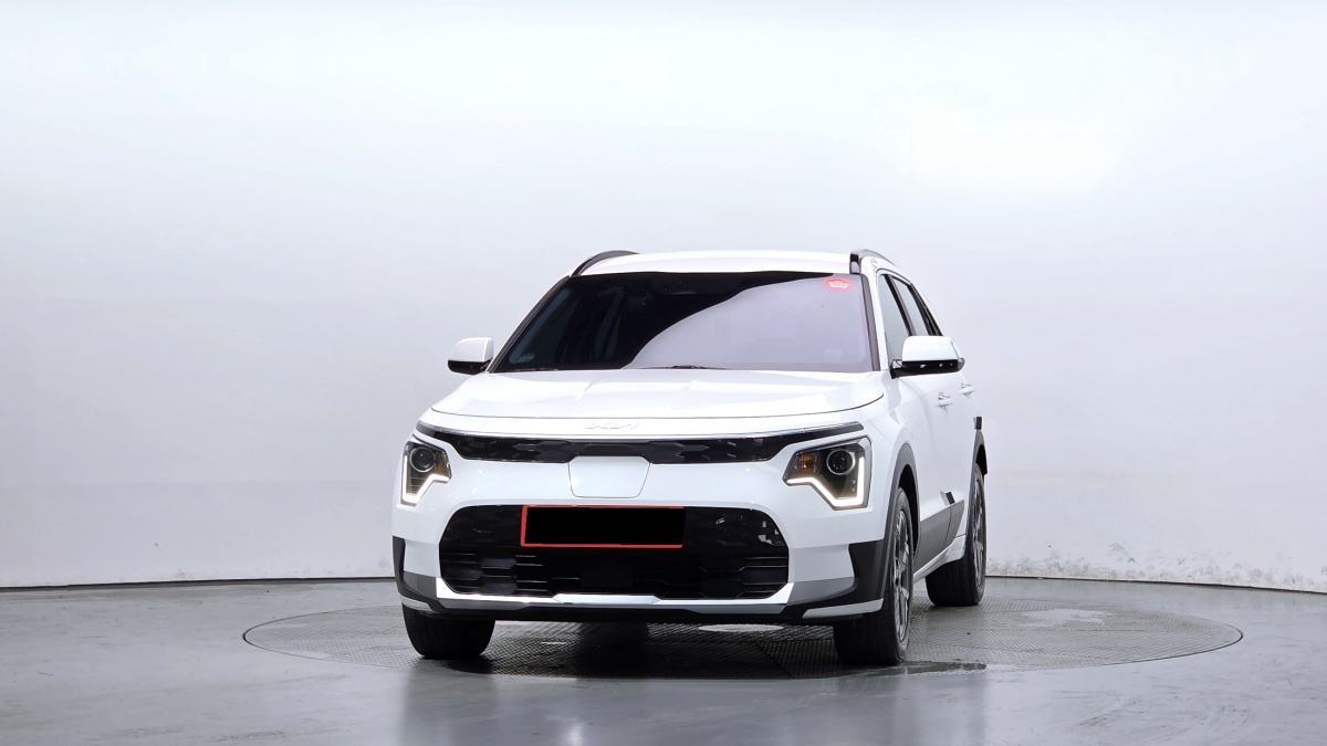 Kia Niro, 2023 — фото 3 из 12