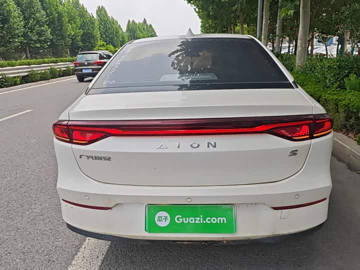 GAC Aion S, 2022 — фото 6 из 9