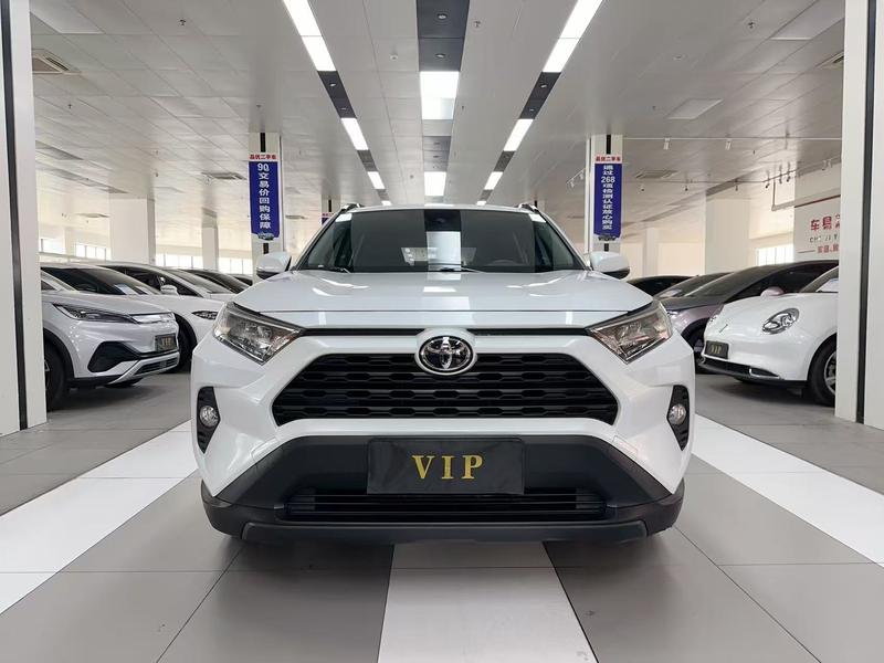 Toyota RAV4, 2022 — фото 2 из 12