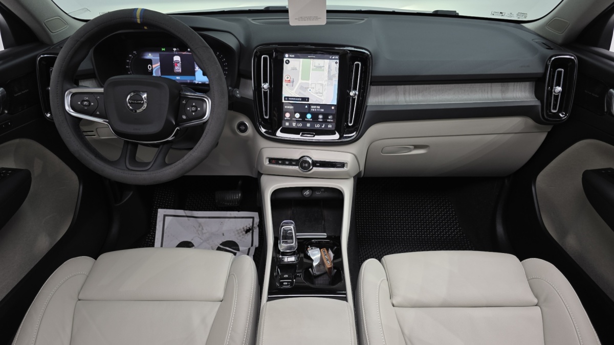 Volvo XC40, 2022 — фото 7 из 12