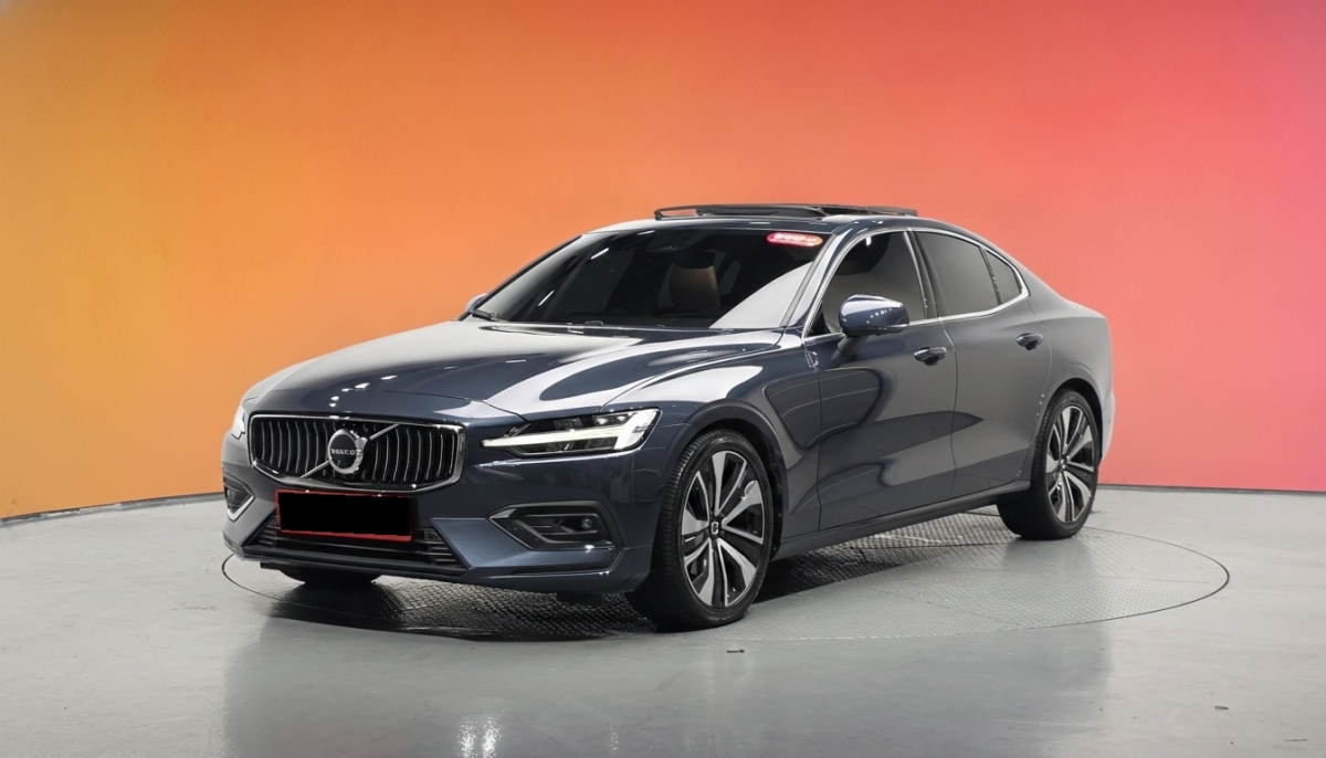 Volvo S60, 2023 — купить в Белгороде под ключ