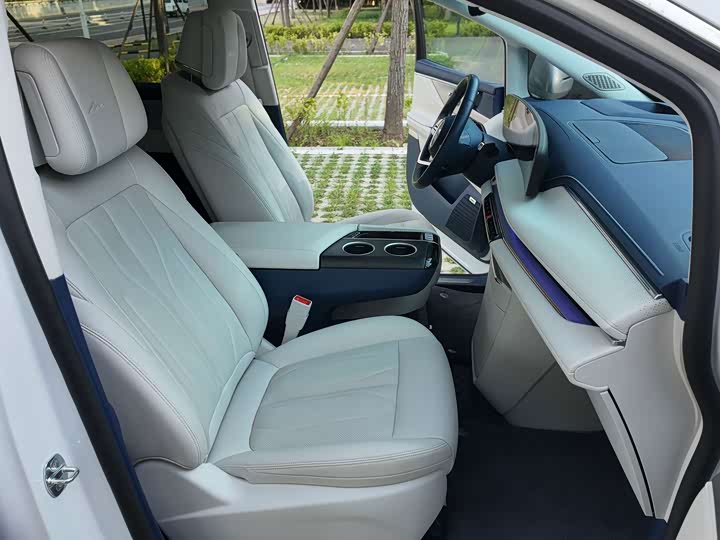 Buick GL8 Hybrid, 2025 — фото 5 из 9