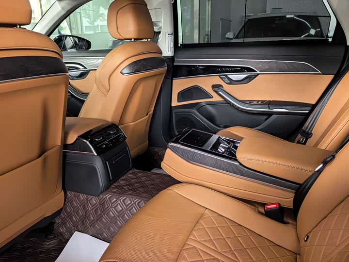 Audi A8, 2023 — фото 8 из 9