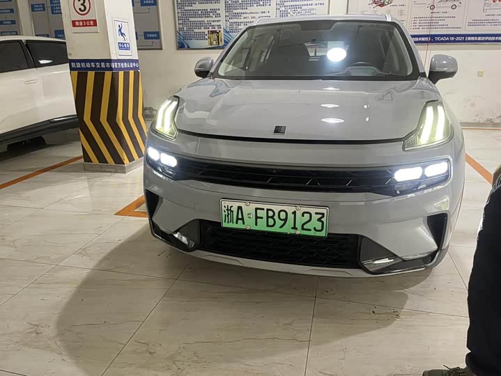 Lynk & Co 06 EM-P Hybrid, 2021 — фото 3 из 9