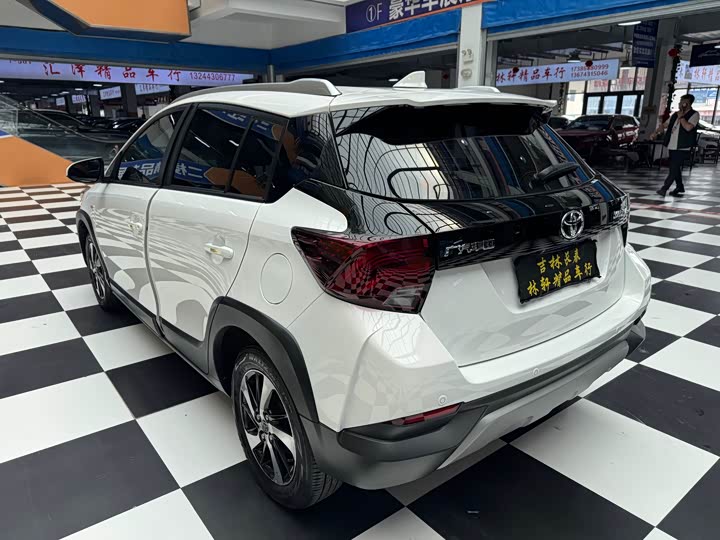Toyota Yaris L Hatchback, 2022 — фото 7 из 9
