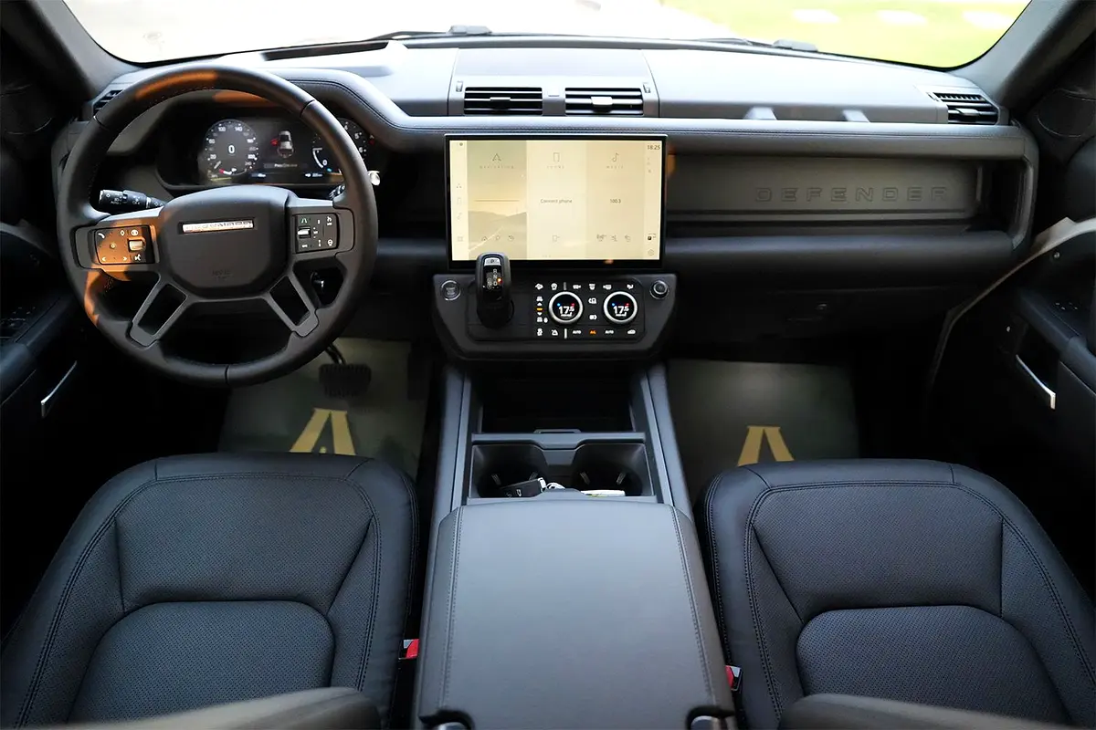 Land Rover Defender, 2026 — фото 8 из 10