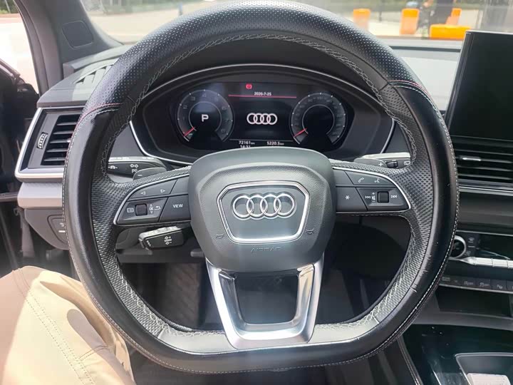 Audi Q5L Sportback, 2022 — фото 8 из 9