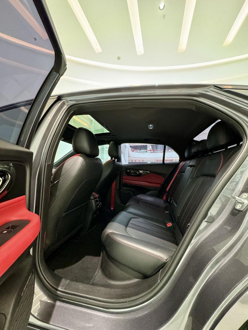 GAC Trumpchi Empow R, 2021 — фото 11 из 12