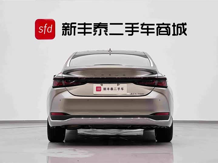 Lexus ES, 2025 — фото 7 из 9