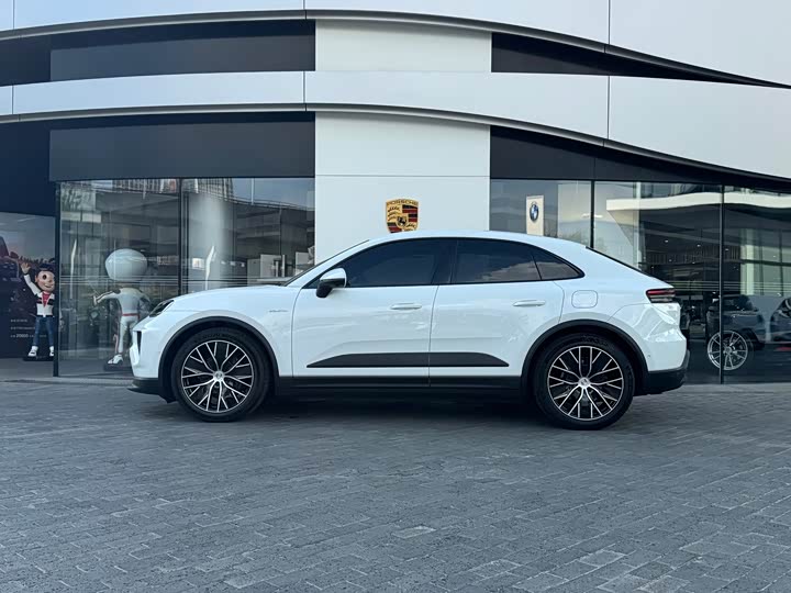 Porsche Macan EV, 2025 — фото 5 из 9