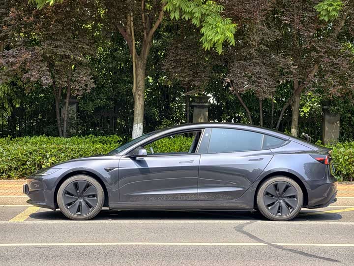 Tesla Model 3, 2024 — фото 4 из 9