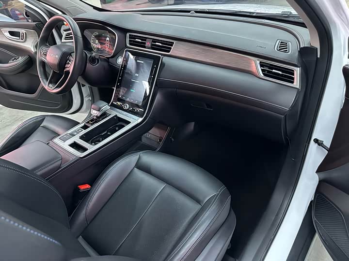Roewe RX5, 2022 — фото 9 из 9