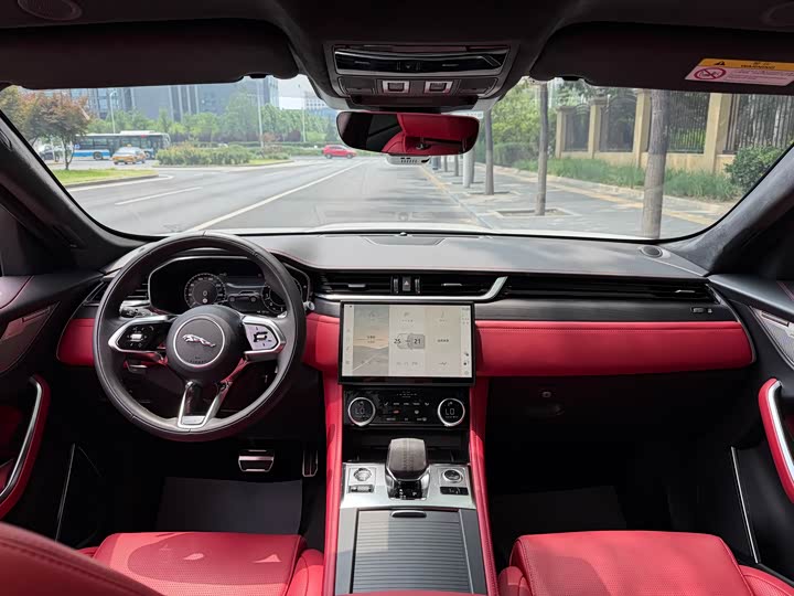 Jaguar F-Pace, 2023 — фото 8 из 9